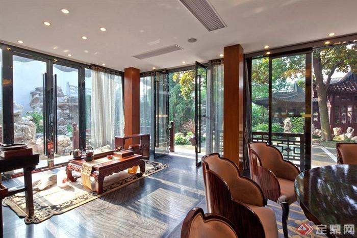 客厅,茶桌椅,地面铺装,玻璃门窗