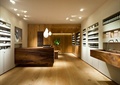 木地板,展示墙,洗手台,前台,吊灯