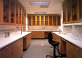 桌椅,柜子,天花吊顶,地面铺装,实验室