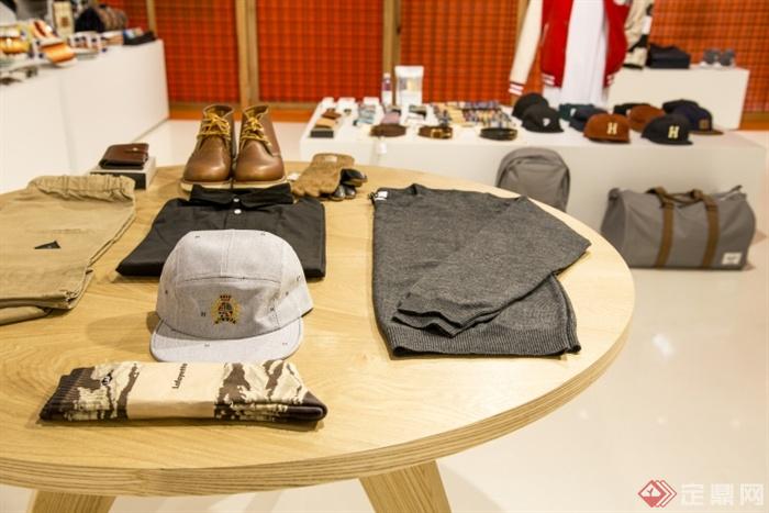 展示桌,衣服,帽子