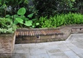 花池坐凳,矮墙,地面铺装,地被植物,住宅景观