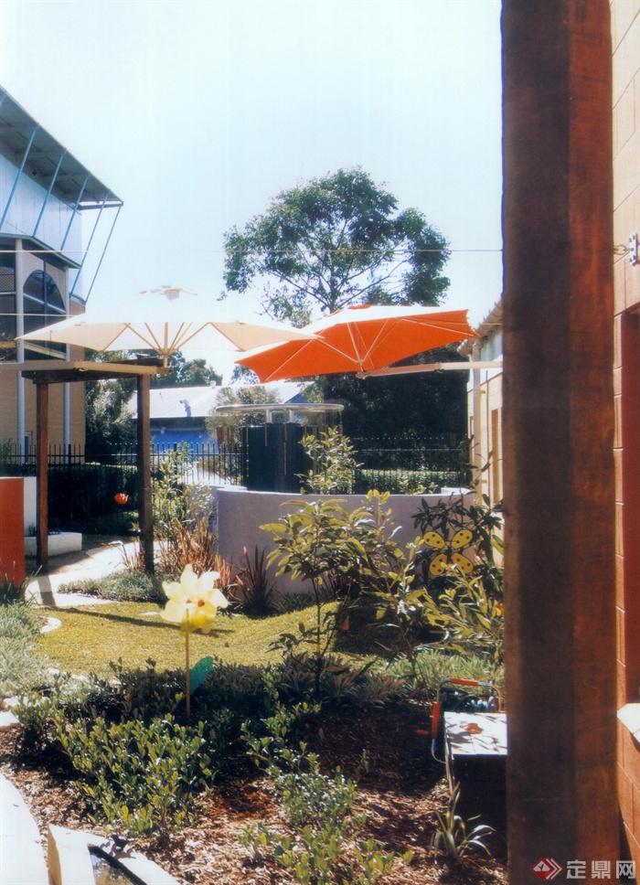 遮阳伞,庭院,围墙