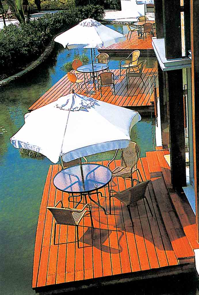 水景,水池,观景桥,桌椅伞