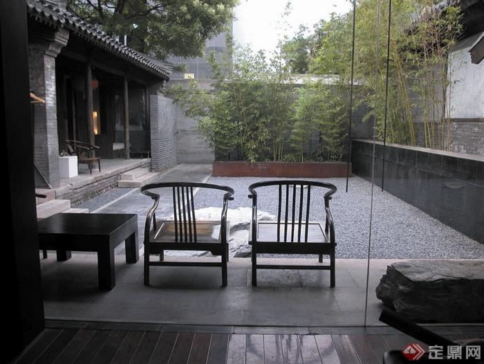 庭院,木椅,矮墙竹子