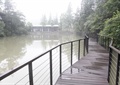 木折桥,湖水景观,栏杆,景观树,度假村