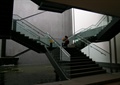 楼梯,地面铺装,玻璃栏杆,博物馆