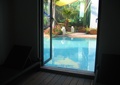 游泳池,玻璃门,住宅景观