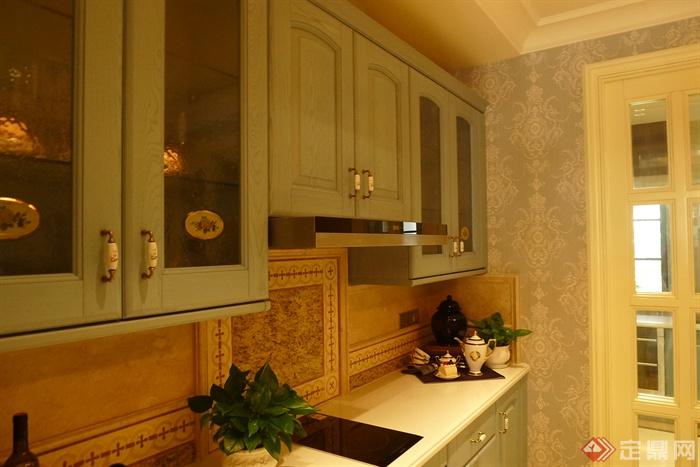 橱柜,灶台,盆景植物,餐具,背景墙,厨房