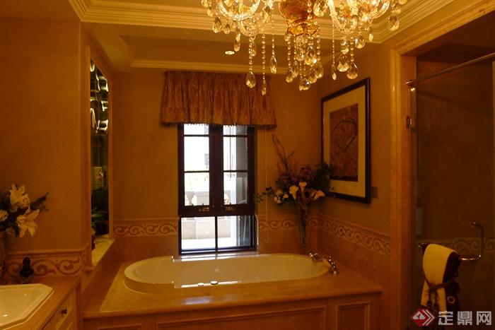 浴缸,花瓶插花,窗子,装饰画,背景墙,卫生间