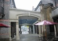 商业步行街,大门入口,遮阳伞坐凳组合,玻璃雨棚