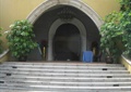 入口门,台阶,花钵,标识文字