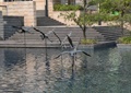 雕塑水景,水池景观,仙鹤雕塑,树池,驳岸台阶,亲水平台