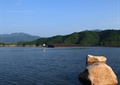 湖水景观,自然景石,木栈道桥