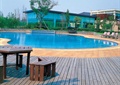 露天泳池,户外泳池,木平台,木桌凳