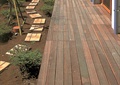 木平台,木板铺装,石板汀步