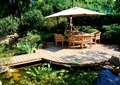 庭院景观,庭院花园,滨水平台,木栈道,伞桌椅,水池