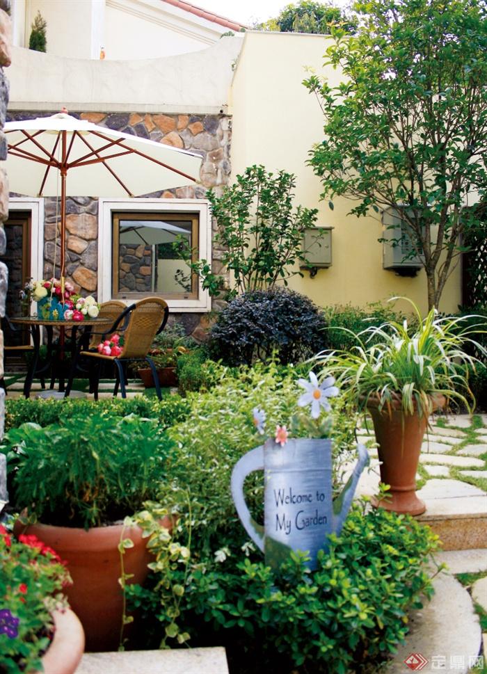 庭院,庭院花园,庭院景观,陶罐花钵,伞桌椅