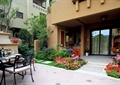 别墅庭院,庭院景观,桌椅组合,绿化带