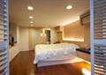 卧室,床,木地板