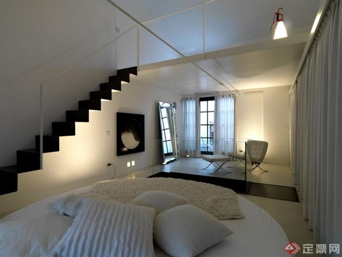 卧室,床,楼梯