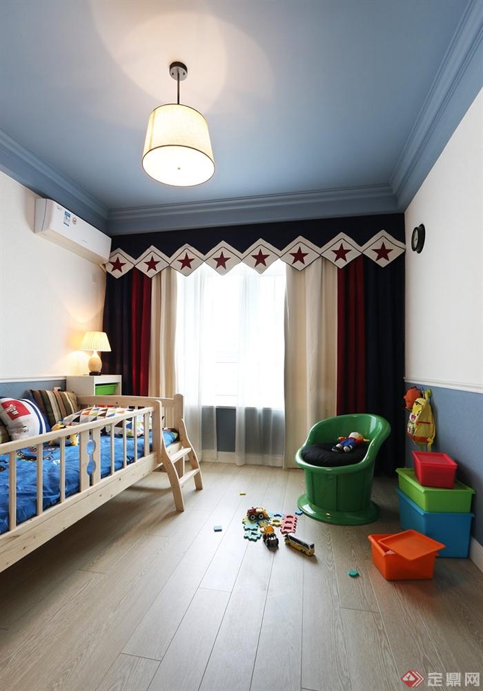 儿童房空间,床,床头柜,台灯